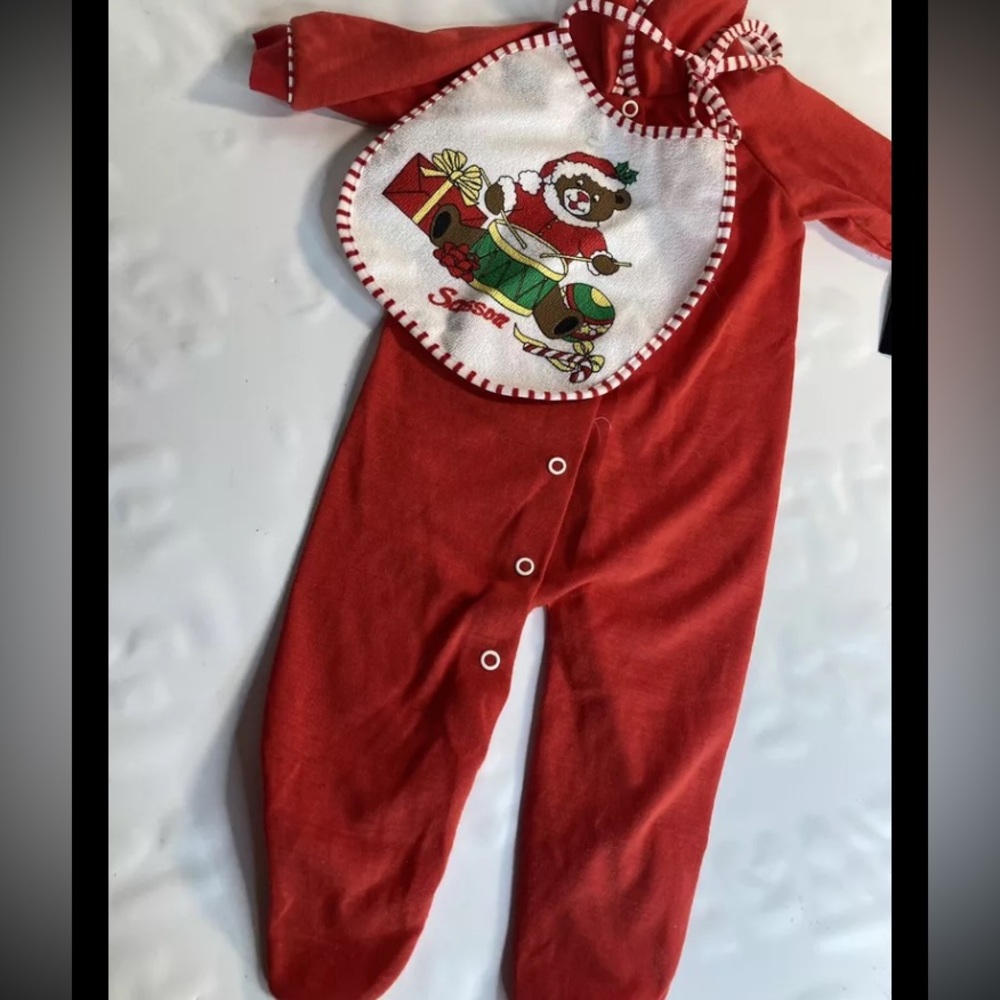 Sasson Vintage Baby Red Christmas Sleeper And Bib Set Nwt 12-18lbs